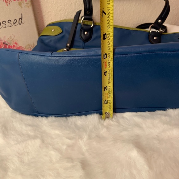 Coach medium tote - Picture 7 of 11